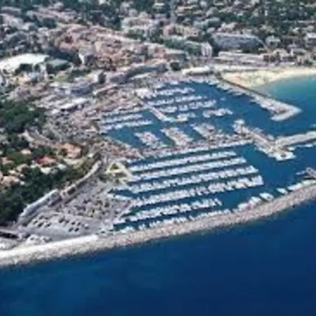 Magnifique T3 Climatise Au Dernier Etage Avec Bureau A - Fr-1-100-212 Cavalaire-sur-Mer